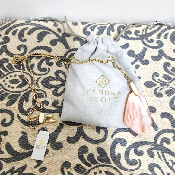 NWT KENDRA SCOTT CAM NECKLACE GOLD Peach - Picture 5 of 5
